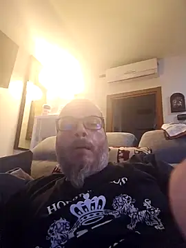 Snapshot of ilmilanese76 chatting on 09.25.25 ilmilanese76 online show from 09.25.25