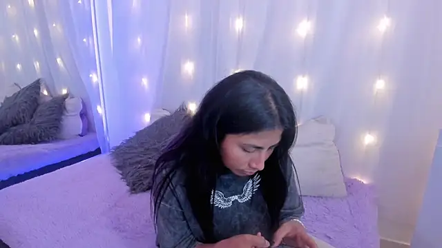 Snapshot of Olivia_Morrys chatting on 05.21.26 Olivia Morrys online show from 05.21.26