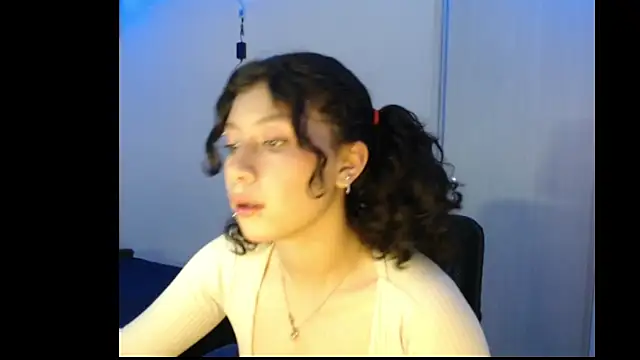 Snapshot of Ivonnybonn chatting on 10.26.25 Ivonnybonn online show from 10.26.25