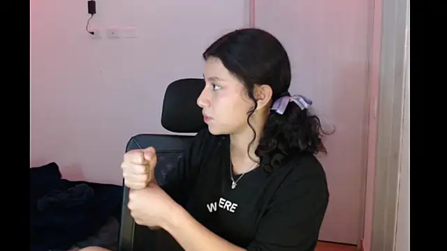 Ivonnybonn online show from 11.14.25