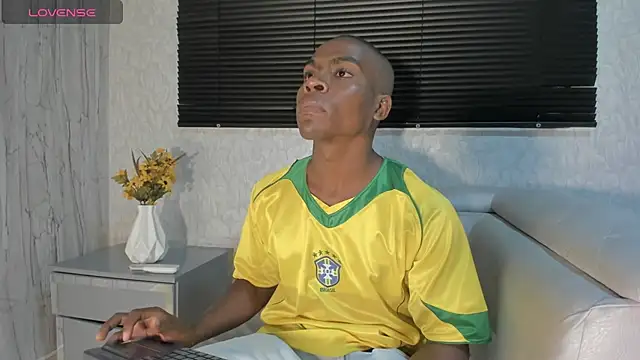 Snapshot of george_lance chatting on 10.01.25 george lance online show from 10.01.25