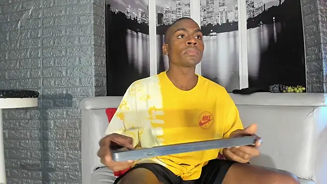 Snapshot of george_lance chatting on 10.12.25 george lance online show from 10.12.25