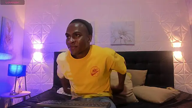 Snapshot of george_lance chatting on 10.19.25 george lance online show from 10.19.25