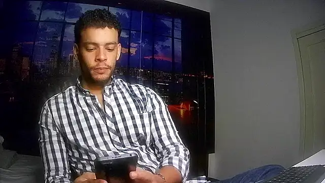 Snapshot of DominicBlazze chatting on 09.30.25 DominicBlazze online show from 09.30.25