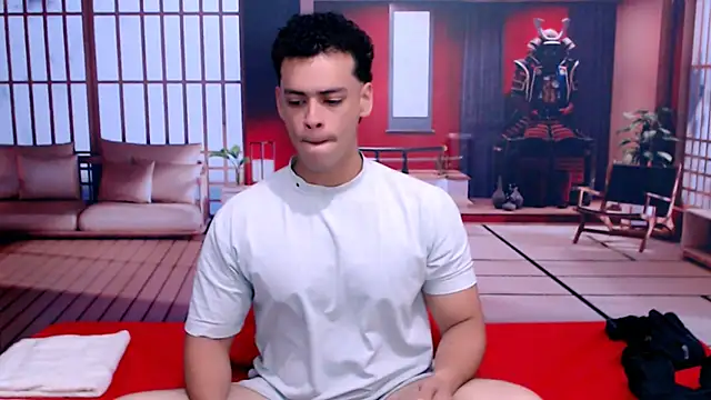 Snapshot of DominicBlazze chatting on 10.05.25 DominicBlazze online show from 10.05.25