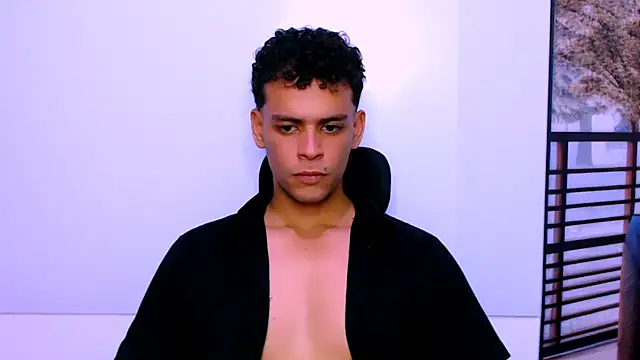 Snapshot of DominicBlazze chatting on 10.07.25 DominicBlazze online show from 10.07.25