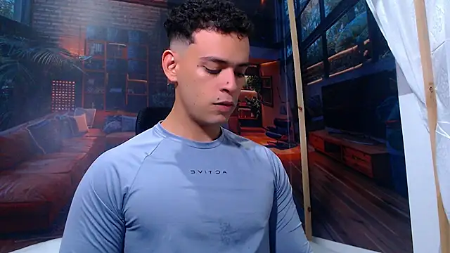 Snapshot of DominicBlazze chatting on 10.19.25 DominicBlazze online show from 10.19.25