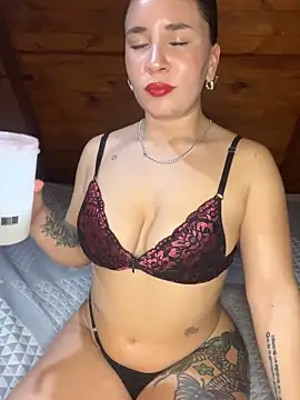 Snapshot of Belubel chatting on 10.04.25 Belubel online show from 10.04.25