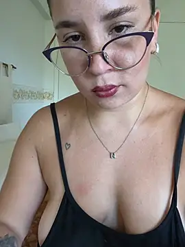 Snapshot of Belubel chatting on 02.22.26 Belubel online show from 02.22.26