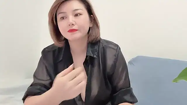 Snapshot of tanmeimi188 chatting on 10.27.25 tanmeimi188 online show from 10.27.25