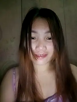 Snapshot of min-xinh chatting on 09.28.25 min-xinh online show from 09.28.25