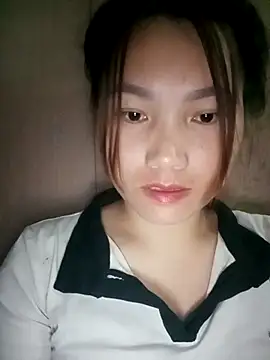 Snapshot of min-xinh chatting on 09.30.25 min-xinh online show from 09.30.25