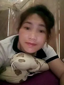 Snapshot of min-xinh chatting on 10.06.25 min-xinh online show from 10.06.25