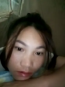 Snapshot of min-xinh chatting on 10.06.25 min-xinh online show from 10.06.25