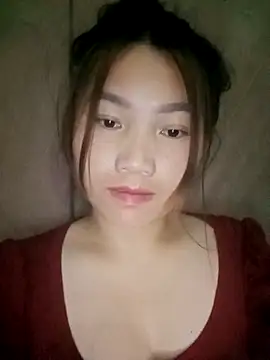 Snapshot of min-xinh chatting on 10.10.25 min-xinh online show from 10.10.25