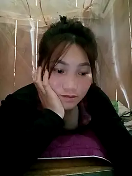Snapshot of min-xinh chatting on 10.12.25 min-xinh online show from 10.12.25
