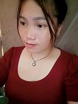 Snapshot of min-xinh chatting on 10.15.25 min-xinh online show from 10.15.25