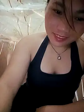 min-xinh online show from 10.26.25