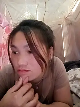 min-xinh online show from 11.15.25