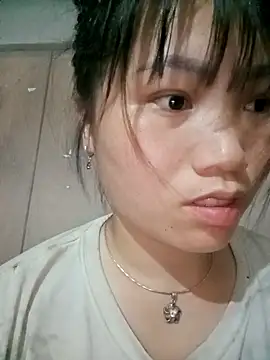 min-xinh online show from 04.10.26