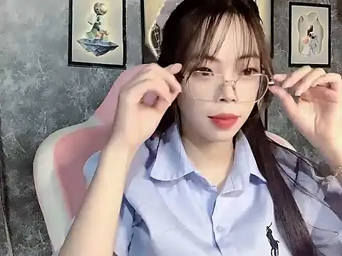 Ellie039 online show from 10.14.25