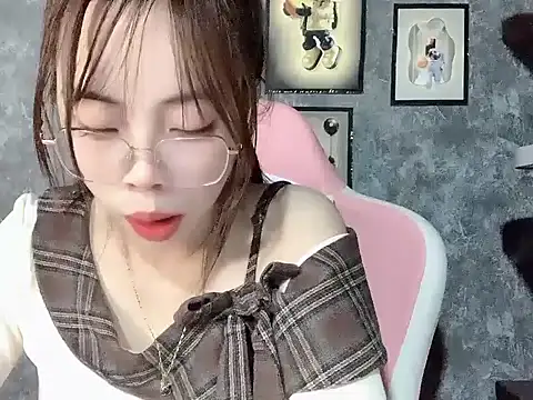 Ellie039 online show from 10.21.25