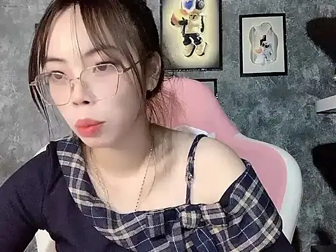 Ellie039 online show from 10.22.25