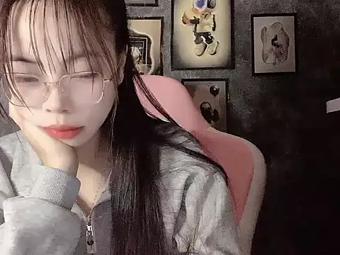 Ellie039 online show from 10.24.25