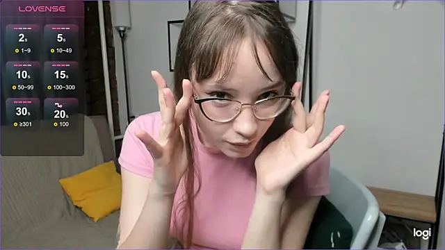 Snapshot of KinkySeraph chatting on 10.06.25 KinkySeraph online show from 10.06.25