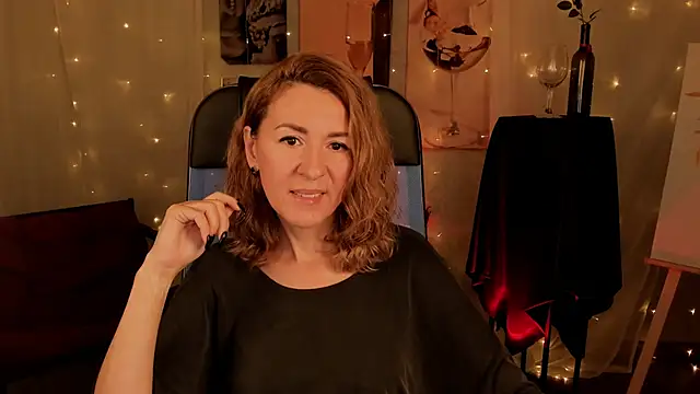Snapshot of DonnaSmitth chatting on 10.16.25 DonnaSmitth online show from 10.16.25