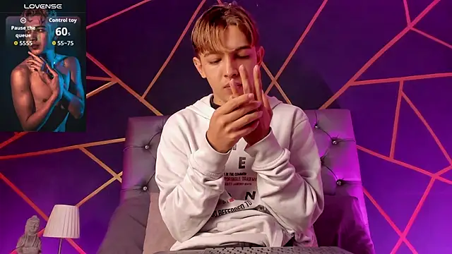 Lian Miller1  online show from 04.09.26