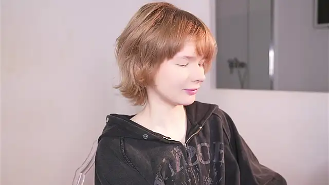 Snapshot of misska__ chatting on 10.23.25 misska   online show from 10.23.25