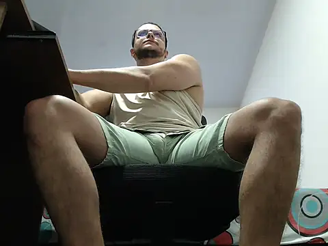 Snapshot of DirtyNotLimits_ chatting on 10.18.25 DirtyNotLimits online show from 10.18.25