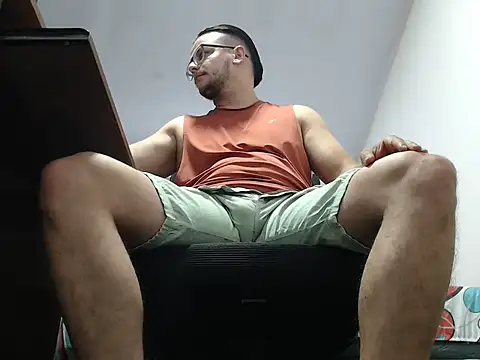 Snapshot of DirtyNotLimits_ chatting on 11.04.25 DirtyNotLimits online show from 11.04.25