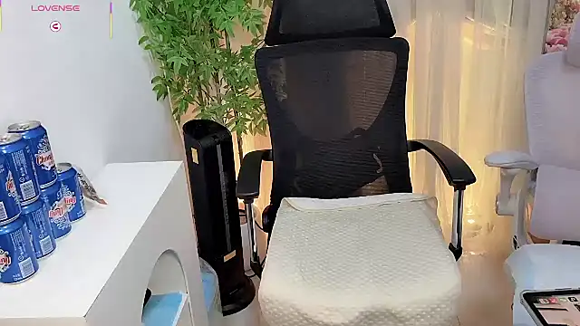 NEWONETO online show from 12.16.25