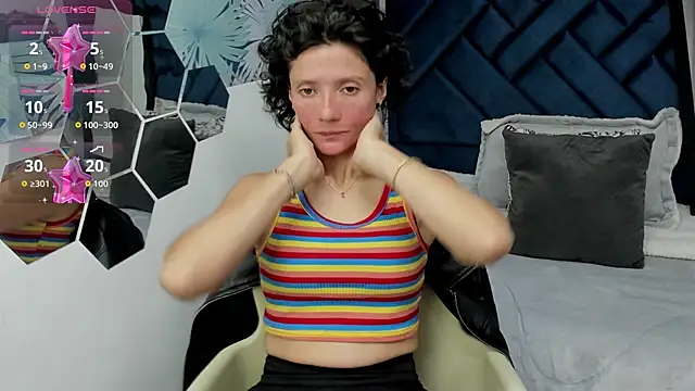 Snapshot of Valery_More__ chatting on 10.15.25 Valery More   online show from 10.15.25