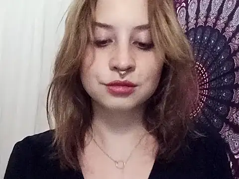 AdalynKiss online show from 10.10.25