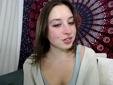 AdalynKiss online show from 11.27.25