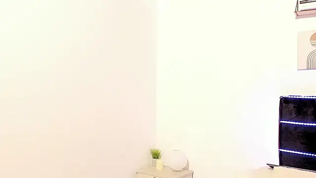 Taylormaccurdy  online show from 11.19.25