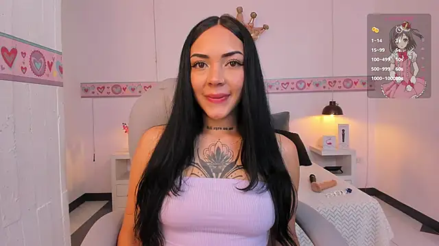 Snapshot of AndreaG_ chatting on 10.19.25 AndreaG  online show from 10.19.25