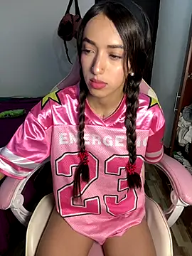 Snapshot of lunaa_kiss19 chatting on 10.09.25 lunaa kiss19 online show from 10.09.25