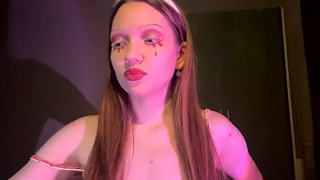 EmiIyKitty online show from 10.30.25