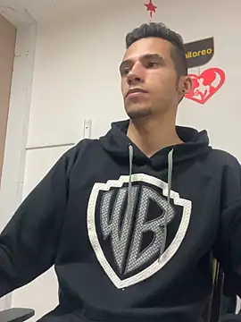 Snapshot of wiland_hot23 chatting on 09.26.25 wiland hot23 online show from 09.26.25