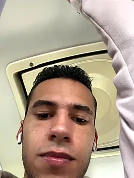 Snapshot of wiland_hot23 chatting on 09.30.25 wiland hot23 online show from 09.30.25