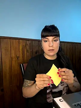 Lucecitalove online show from 11.10.25