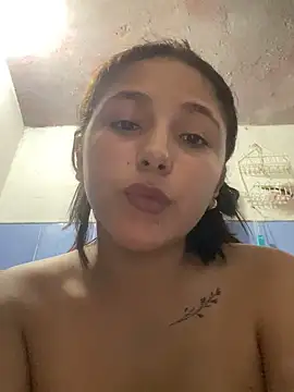 Snapshot of melissa_milkk chatting on 10.18.25 melissa milkk online show from 10.18.25