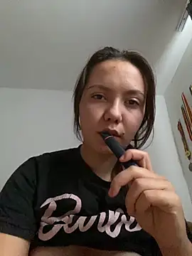 Snapshot of CamillaHessel chatting on 10.26.25 CamillaHessel online show from 10.26.25