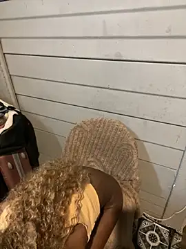 Snapshot of gingergirl67_ chatting on 10.23.25 gingergirl67  online show from 10.23.25