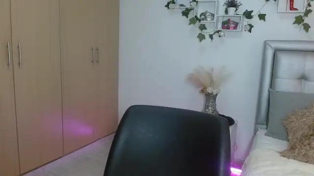 mia star 2 online show from 02.06.26