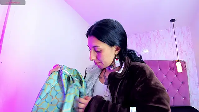 Iris  77 online show from 10.30.25